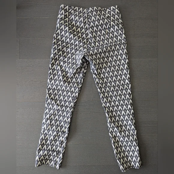Patterned Side-Zip Cropped Pant - Picture 2 of 2